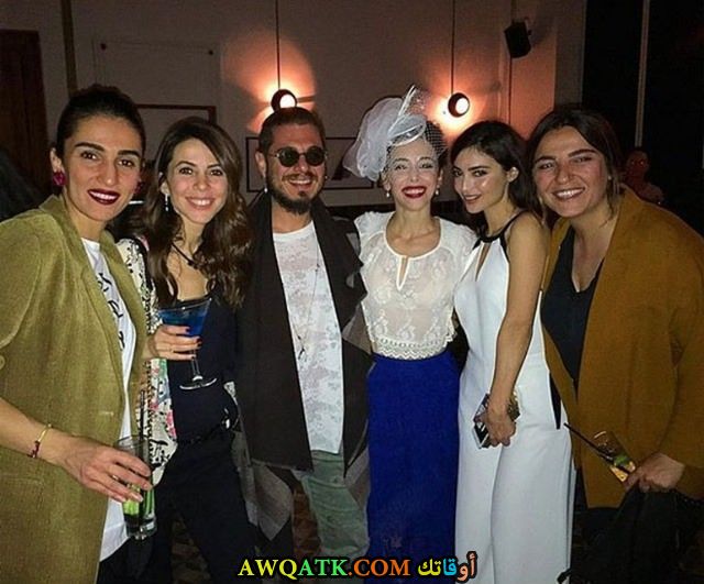 اليف سونميز وأصدقائها