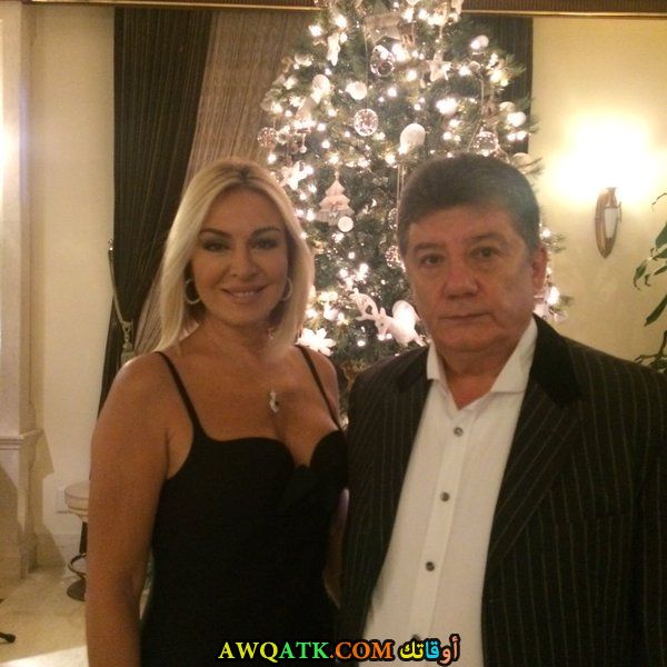 صورة الفنانة التركية جولناي كالكان وزوجها