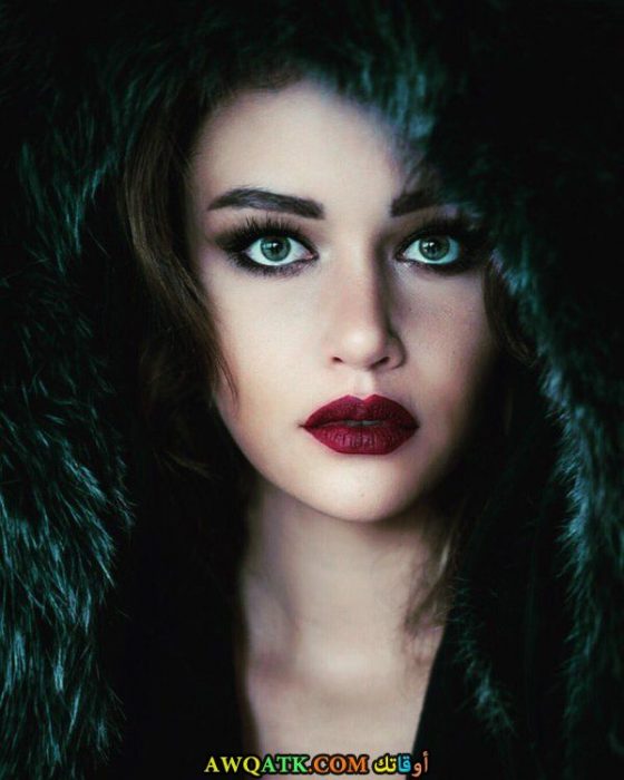 بوستر جديد للفنانة داملا اصلان الب