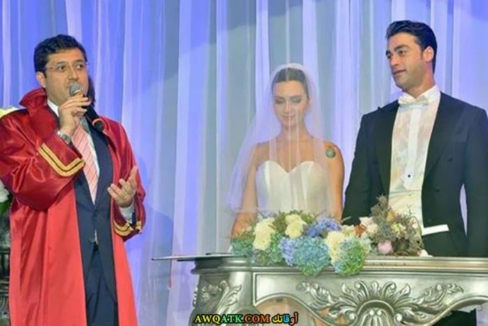 صورة من حفل زفاف سارب ليفند اوغلو وبرجي أكالاي