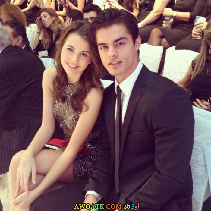 صورة روعة للفنانة سيزغي سينا اكاي وحبيبها