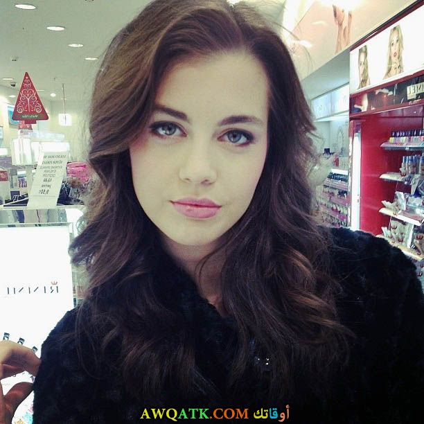 صورة سيلفي للفنانة سيزغي سينا اكاي