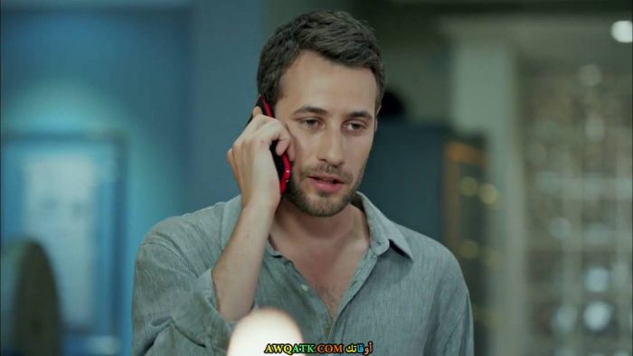 محمد أوزان في دور مارت أثناء تصوير مسلسل الطبقة المخملية