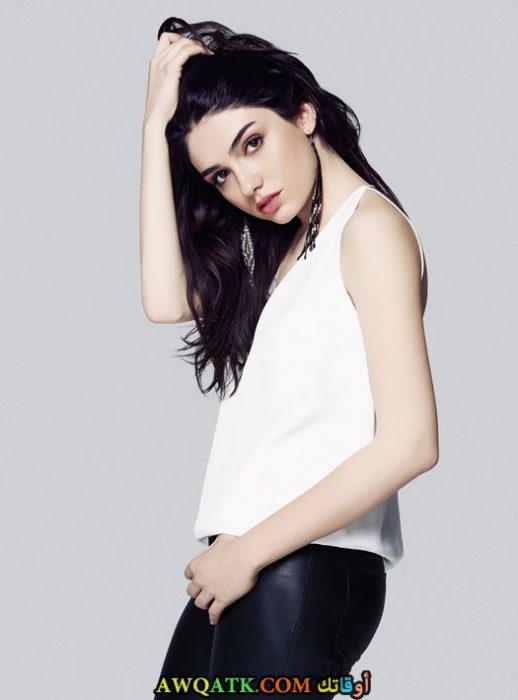 أروع بوستر للفنانة التركية هازار إيرجوتشلو