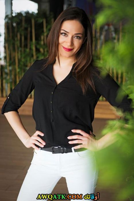 صورة للفنانة أوزغي بوراك