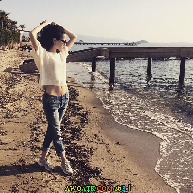 صورة جديدة للنجمة التركية إيزجي شينلير