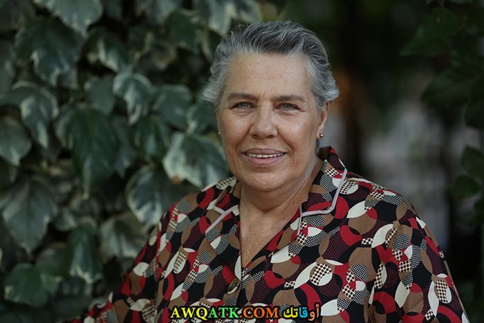 صورة للفنانة إيشيل يوجيسوي