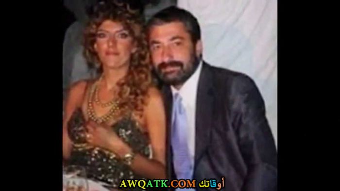 صورة الفنان التركي اركان بيتيكايا وزوجته 