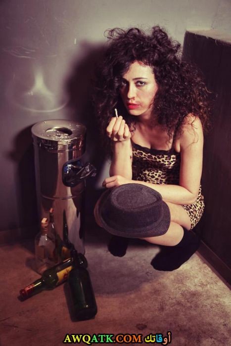 بوستر الفنانة التركية افريم دوغان