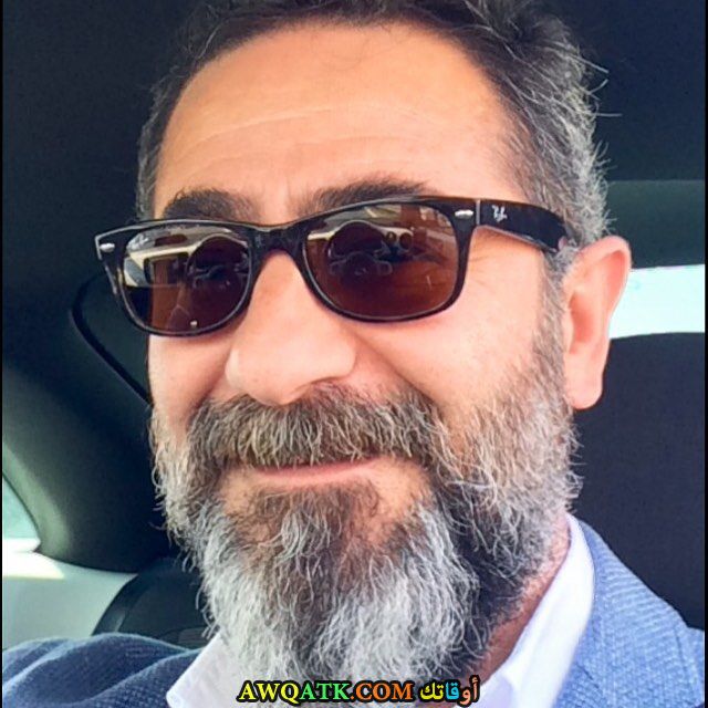 صورة ايبيرك بيكجان داخل سيارته