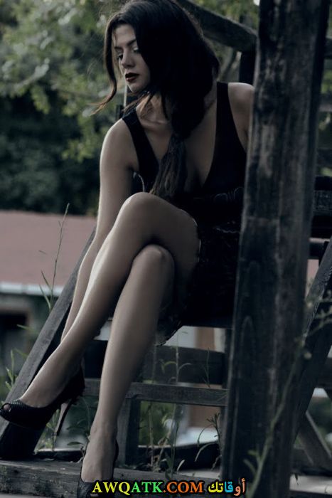 صورة للفنانة زينب ايدمير