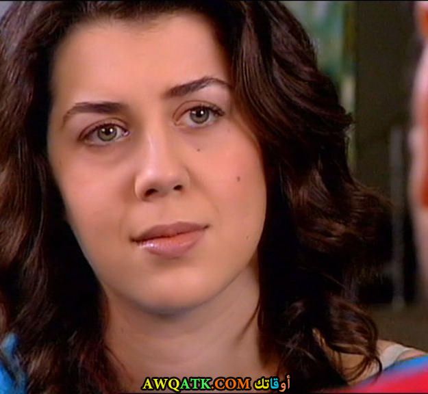 صورة للفنانة سيفينش غورسين أكيلدز