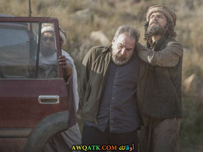 صورة الفنان التركي نعمان أكار داخل عمل