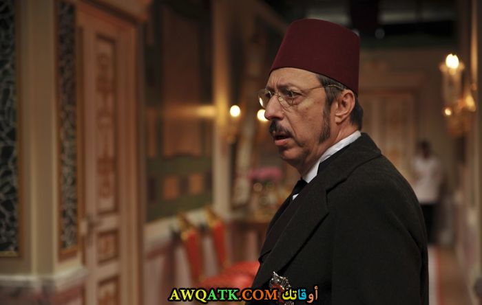 صورة الفنان التركي هاكان بوياف داخل عمل