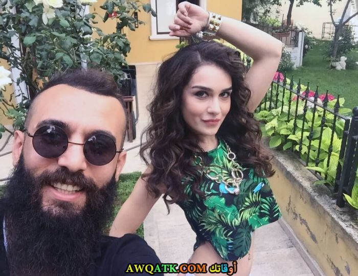 صورة روعة للفنانة هاندي كابتان
