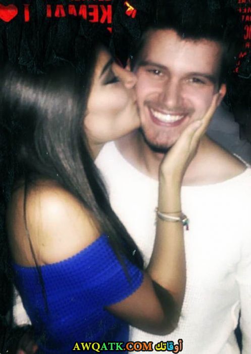 صورة عائلية للفنانة ياغمور ايدان مع حبيبها