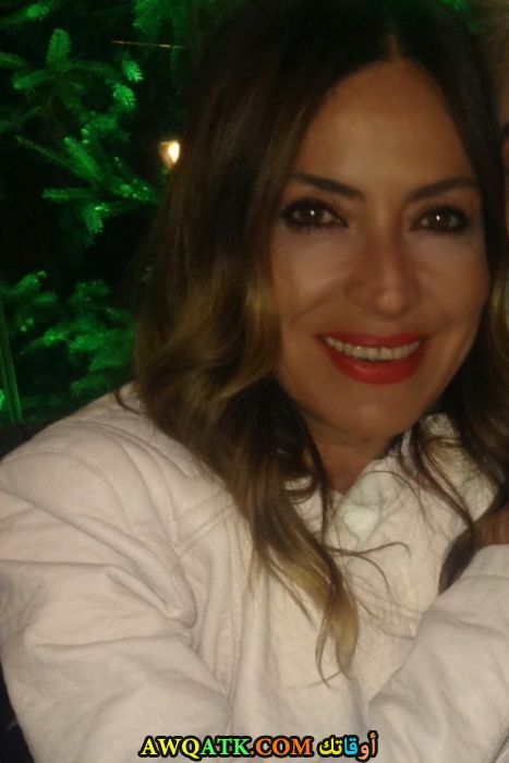 صورة الفنانة التركية أوزليم أكنوزو صورة جميلة وروعة