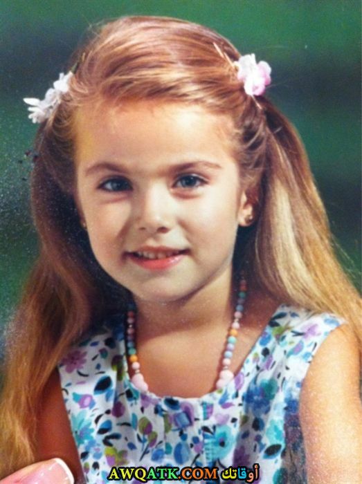صورة الفنانة التركية جيدا أتيش وهي طفلة صورة قديمة نادرة