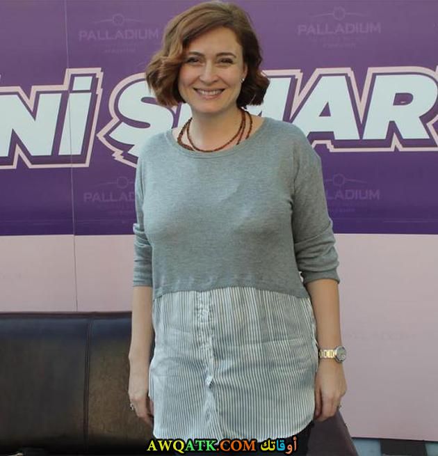 صورة روعة للفنانة جيداء دوفنجي