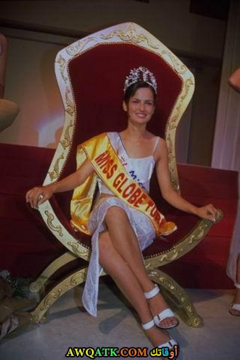 صورة قديمة ورائعة للنجمة التركية سيلين ديميراتار