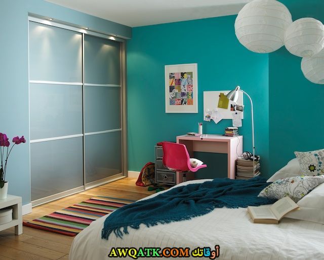 غرفة نوم باللون اللبني روعة