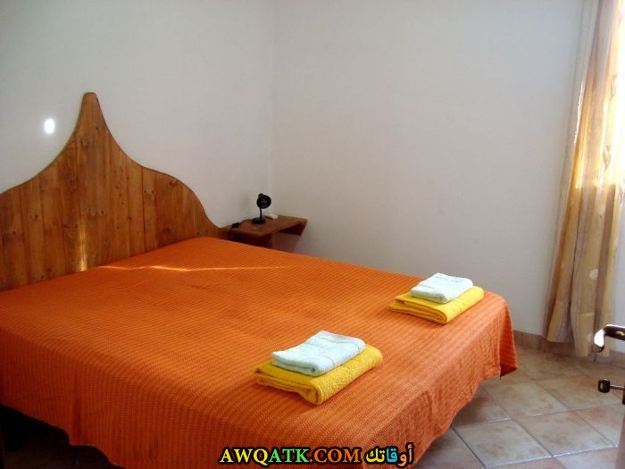 غرفة نوم برتقالية روعة