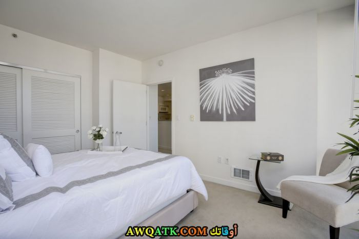 غرفة نوم جميلة جداًً بيضاء