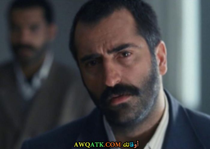 أحدث صورة للفنان التركي محسن قرمزي كول