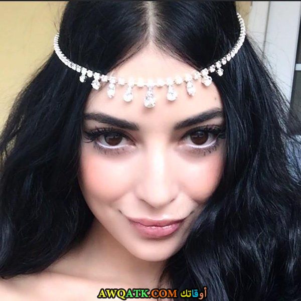 أحدث صورة للفنانة التركية مليكة ابيك يالوفا