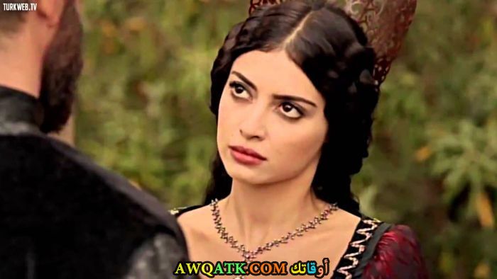 صورة للفنانة مليكة ابيك يالوفا من مسلسل حريم السلطان