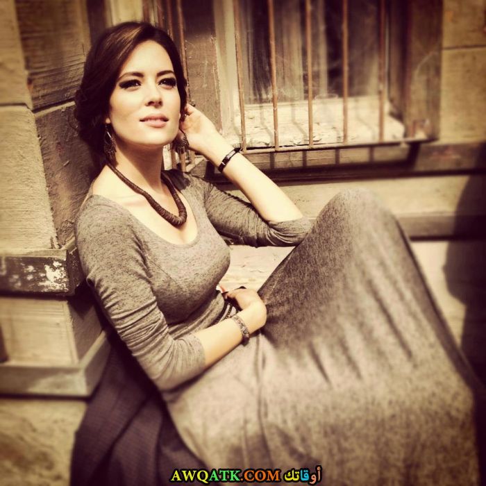 أحدث صورة للفنانة التركية ﻳﻠﺪﻳﺰ ﺷﺎﻏﺮﻱ ﺍﺗﻴﻜﺴﻮﻱ