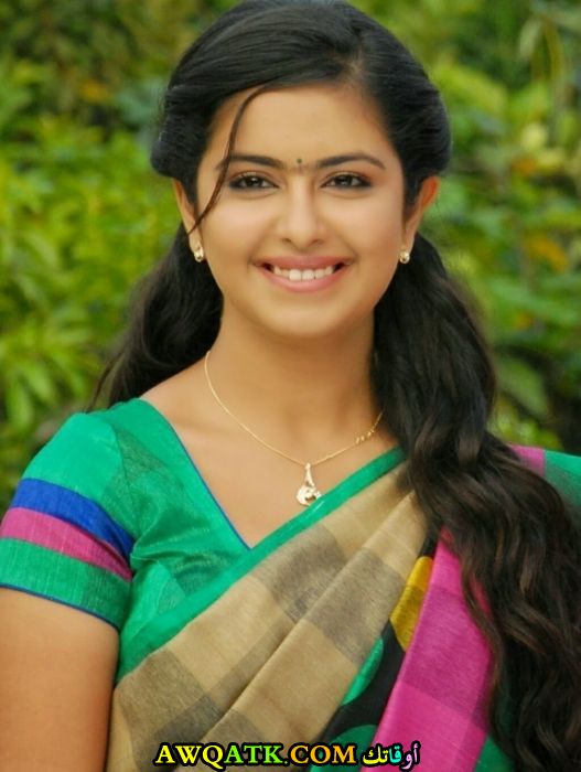 بوستر الفنانة الهندية افيكا جور