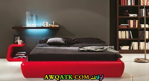 غرفة نوم روعة باللون الأحمر