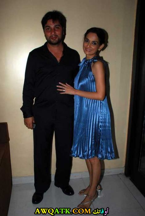 صورة الفنان الهندي فارون بادولا وزوجته 