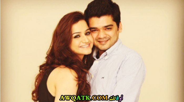 صورة الفنانة الهندية موسكان ميهاني وزوجها صورة الفنانة الهندية موسكان ميهاني وزوجها