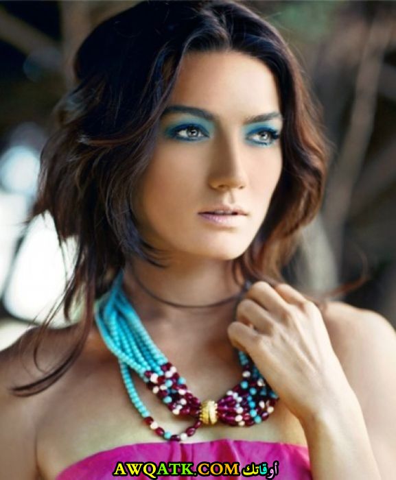 صورة للفنانة هاندا سوباشي
