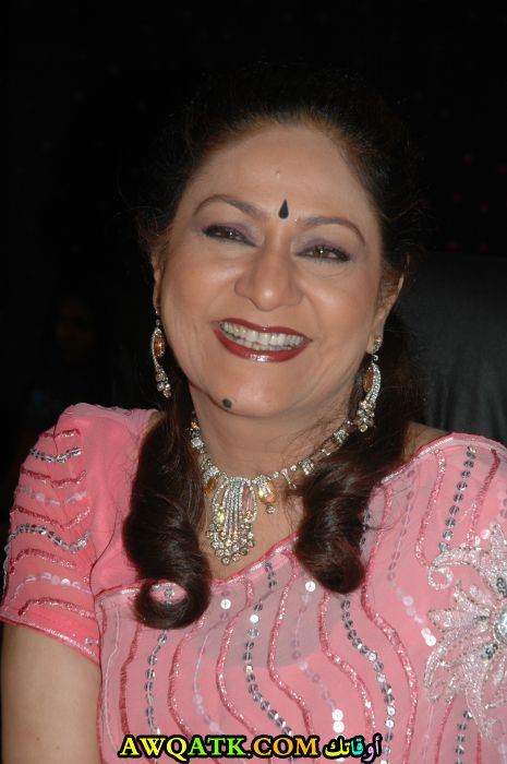 أحدث صورة للفنانة الهندية أرونا إيراني