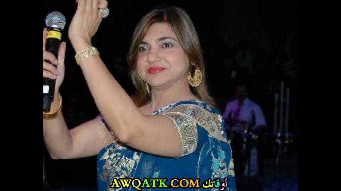 صورة روعة للفنانة ألكا ياجنيك