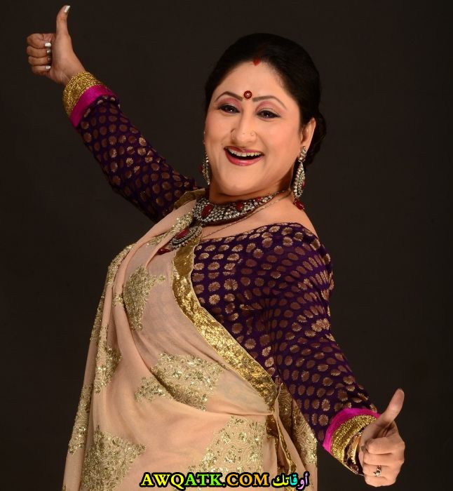 صورة روعة للفنانة جاياتي بهاتيا