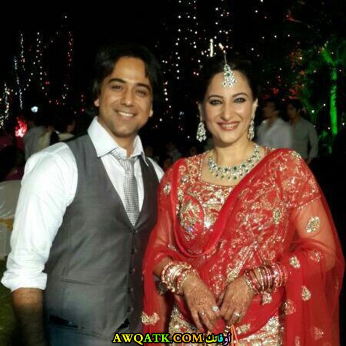 صورة عائلية للفنانة راكشاندا خان مع زوجها