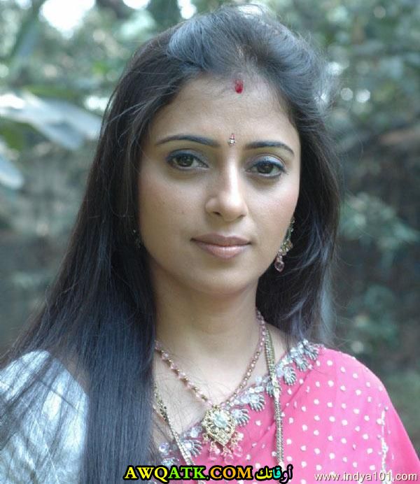 أحدث صورة للفنانة الهندية رينا كابور