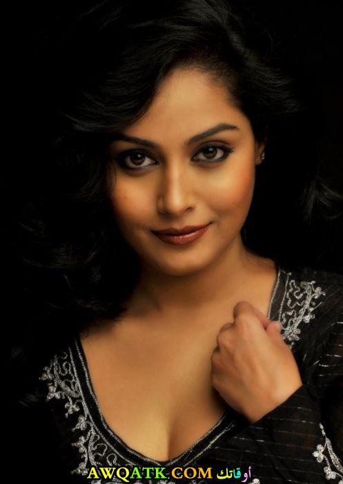 أحدث صورة للفنانة الهندية سنيجدا اكولكار