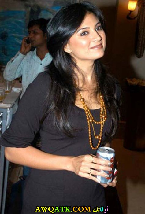صورة روعة للفنانة سونيا كابور
