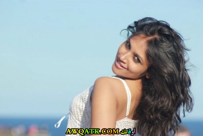 صورة للفنانة شروتي بابنا