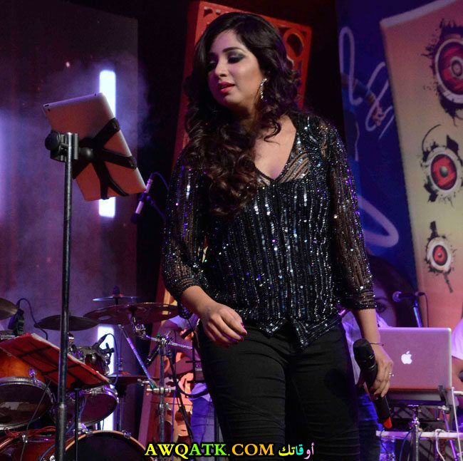 أحدث صورة للفنانة الهندية شريا غوشال