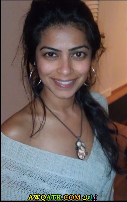 أحدث صورة للفنانة الهندية شويتا كيسواني