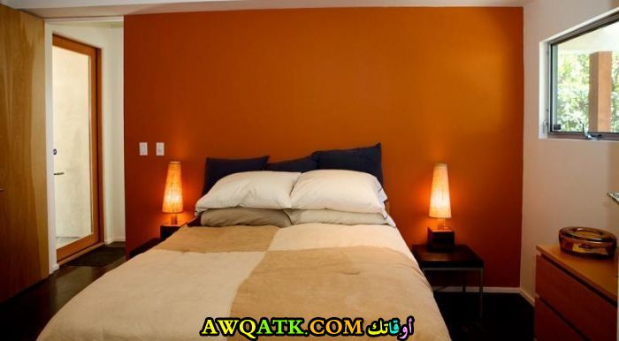 غرفة نوم برتقالية جديدة وجميلة