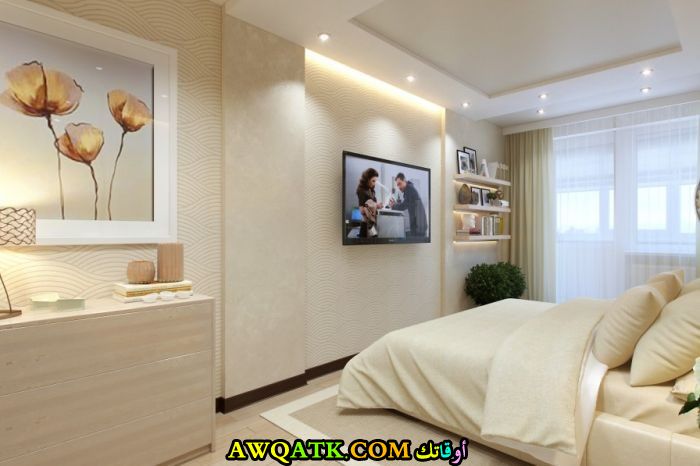 غرفة نوم بيضاء جميلة جداً