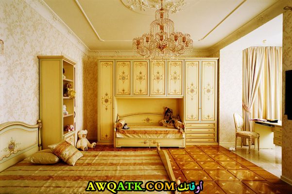 غرفة نوم صفراء روعة وشيك