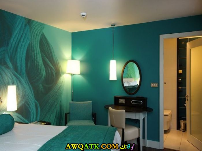 غرفة نوم لبني جميلة وجديدة